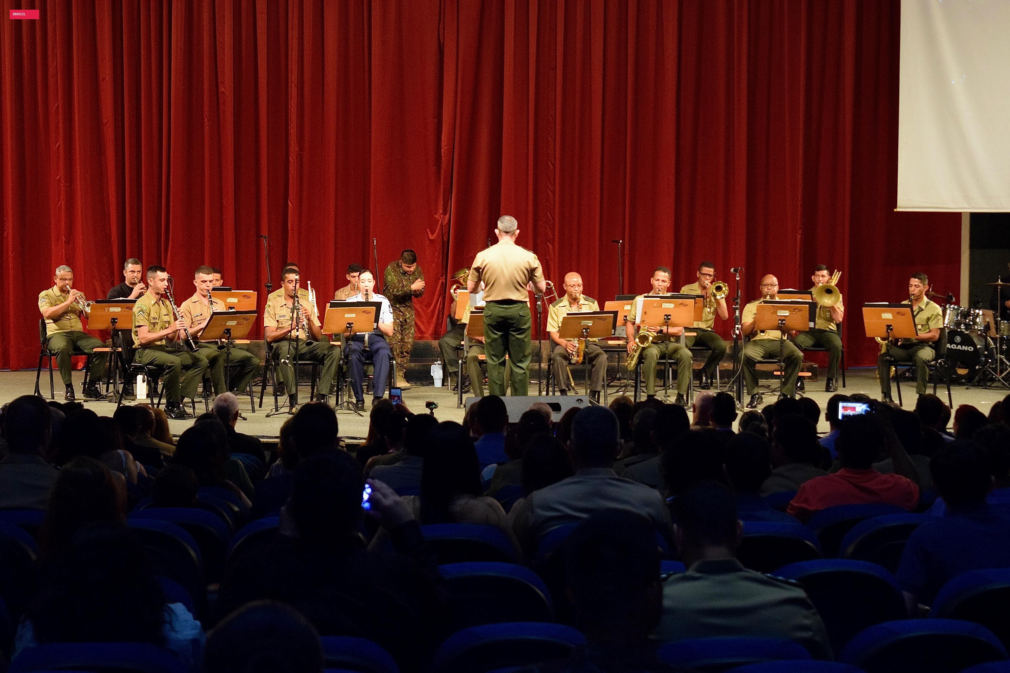 Exército comemora o dia do Soldado com concerto e homenagens em Roraima