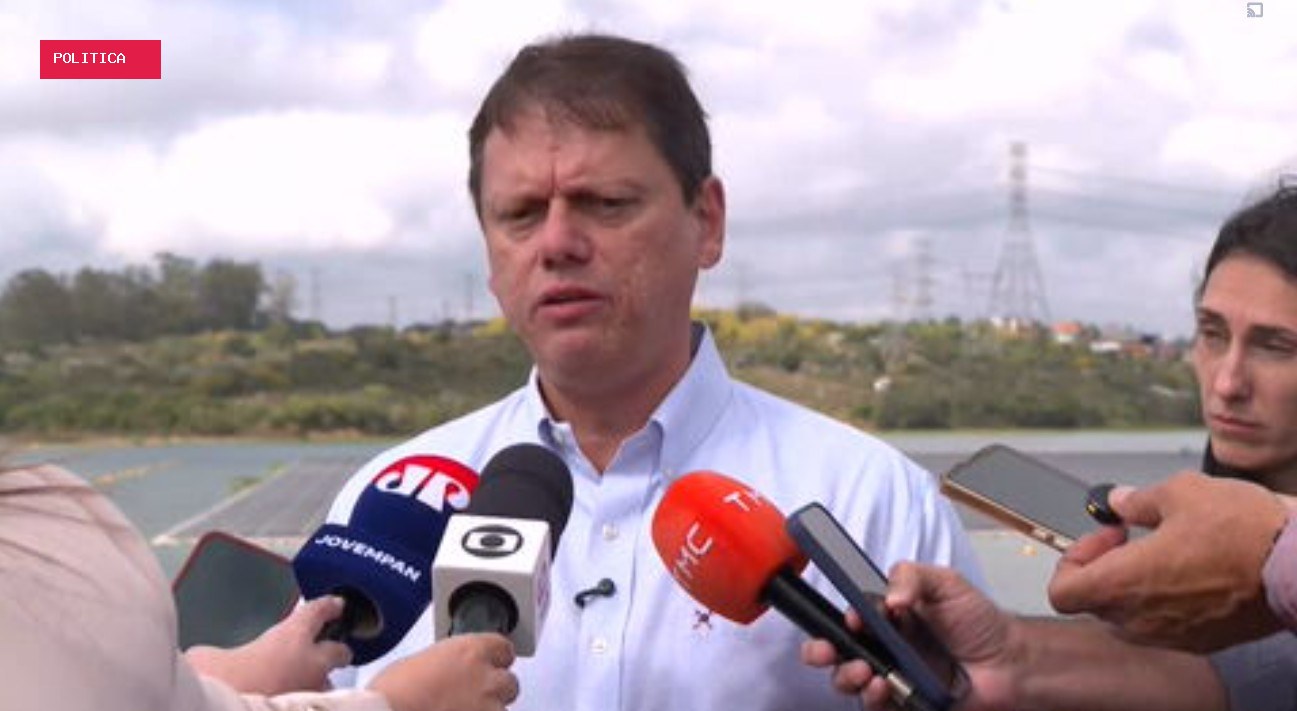 Tarcísio diz que estará com Flávio Bolsonaro e lamenta possíveis ausências em debates presidenciais