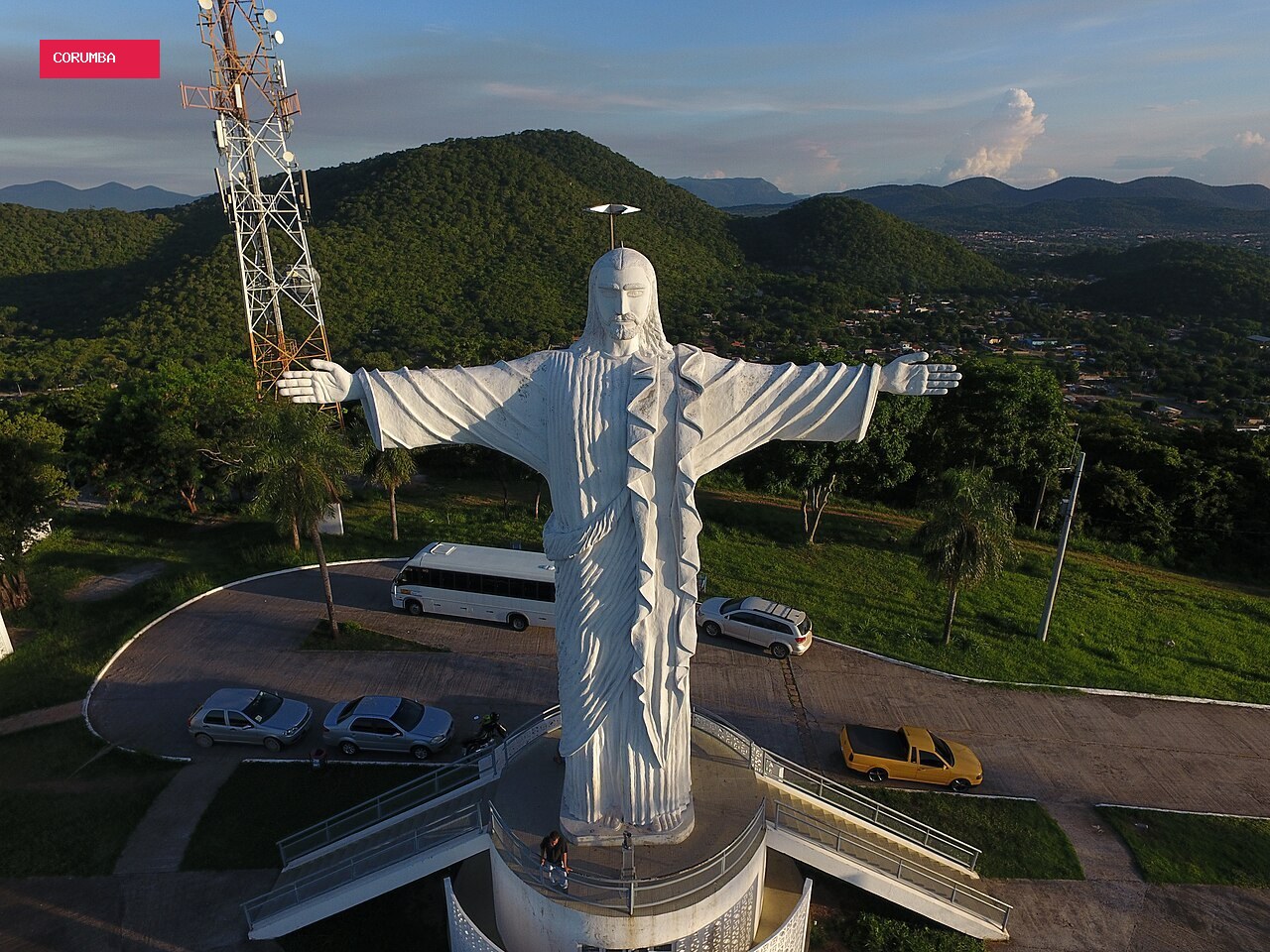 Corumbá abre Agosto Lilás com iluminação do Cristo Rei do Pantanal