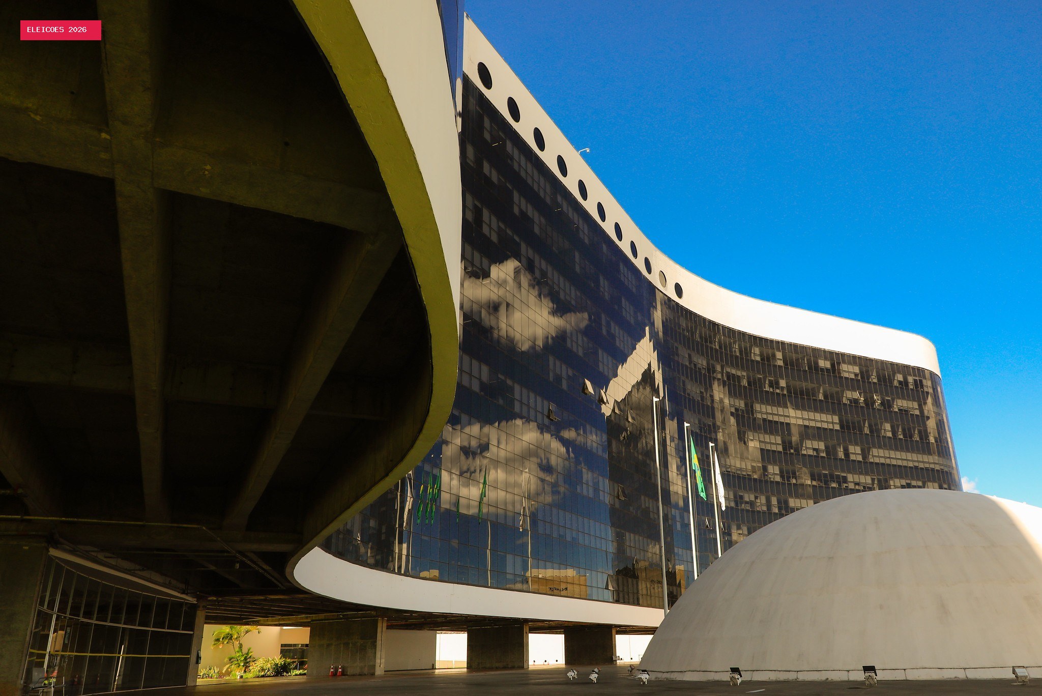 Plataformas digitais entregam planos de conformidade ao TSE para eleições