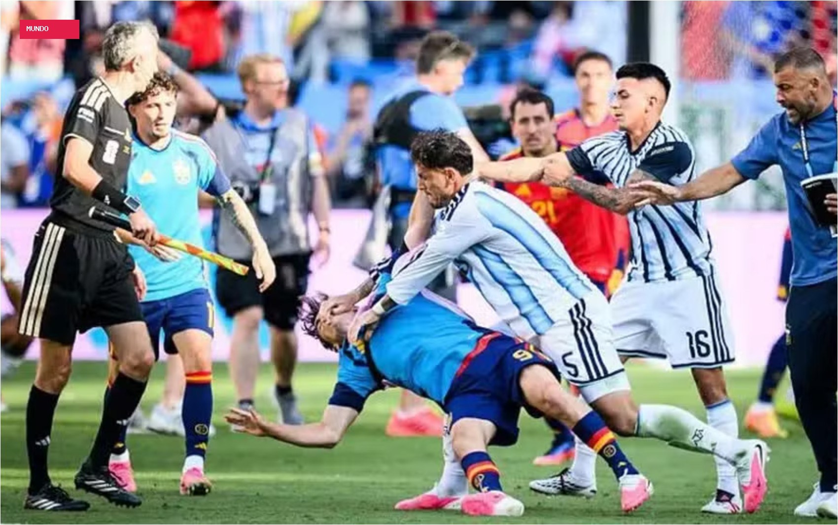 Fifa multa Argentina por faixa sobre Ilhas Falklands/Malvinas e suspende jogadores após briga na final da
