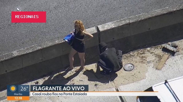 SP1 flagra ao vivo casal furtando fios da Ponte Estaiada, na Zona Sul de São Paulo