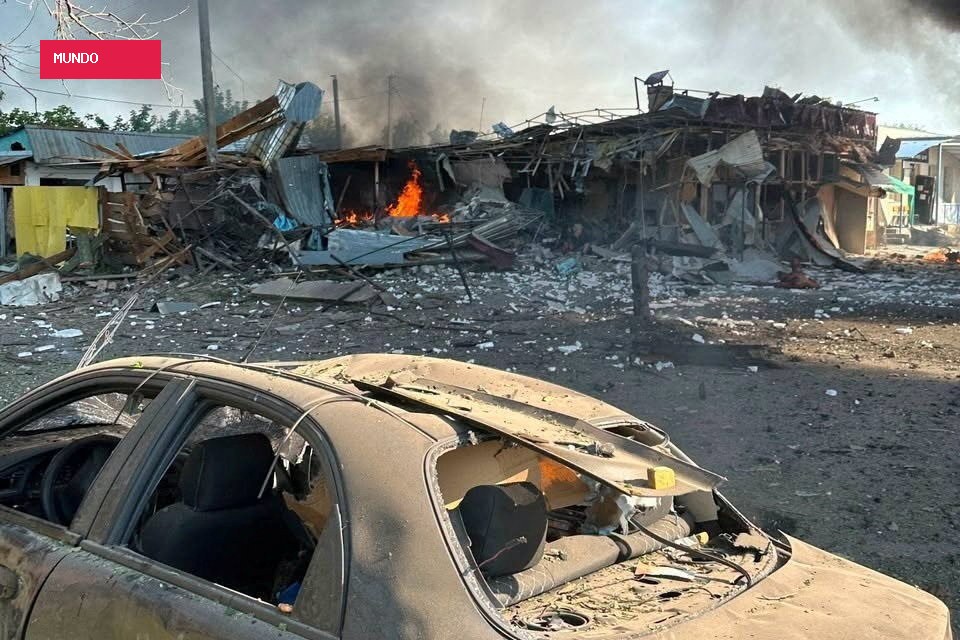 Bombardeio russo mata ao menos 10 pessoas na Ucrânia; Moscou relata ataques com mais de 600 drones