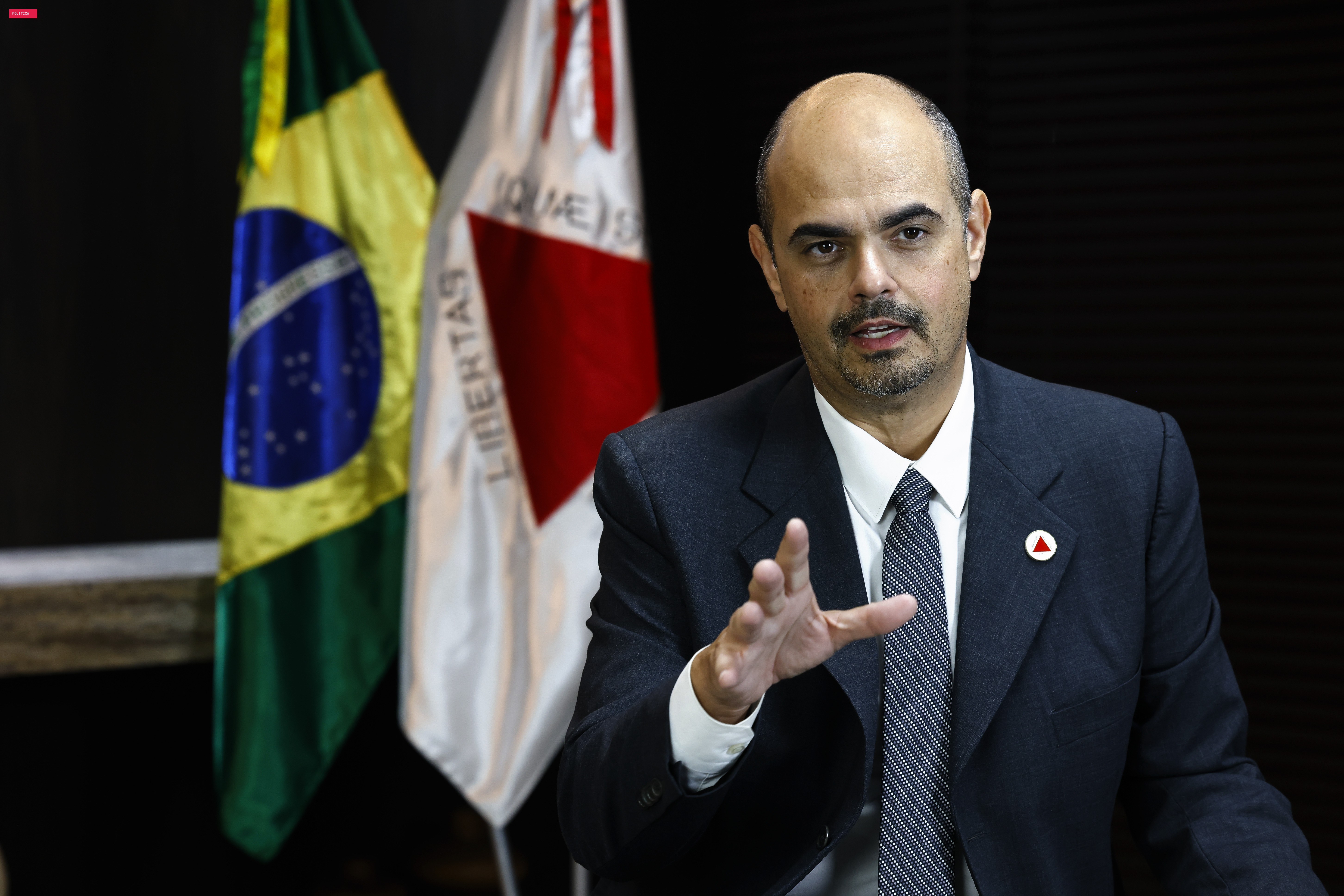 Datafolha em MG: 41% aprovam trabalho de Simões como governador, e 32% desaprovam