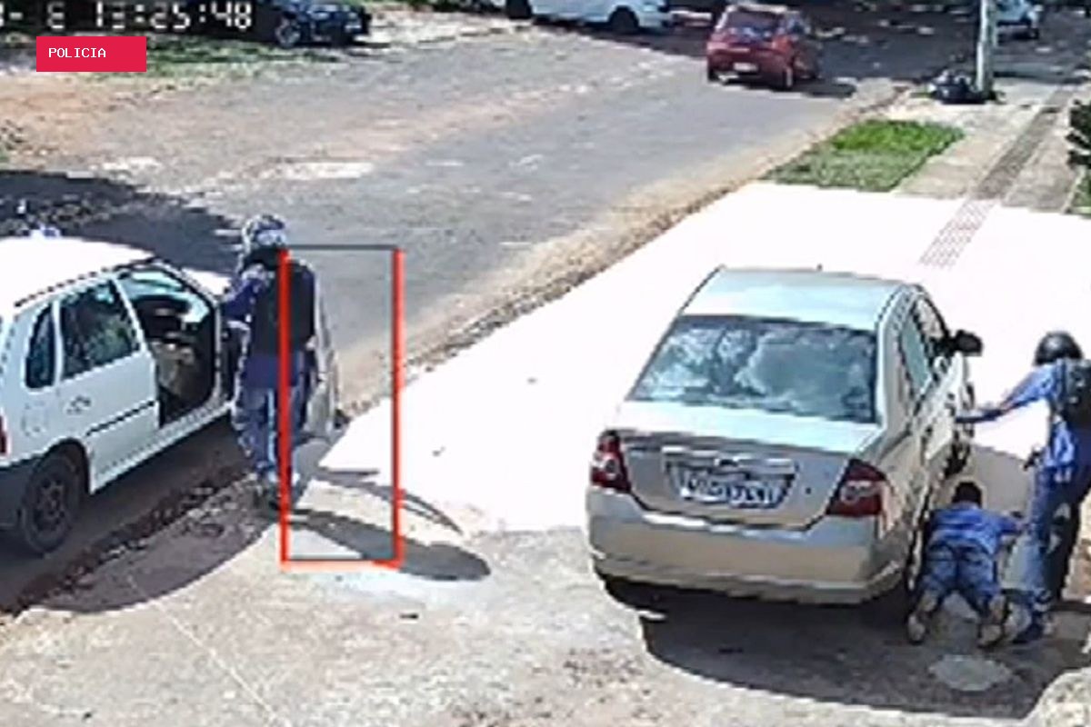 Entregador é rendido com arma, obrigado a deitar no chão e tem carro roubado em Campo Grande