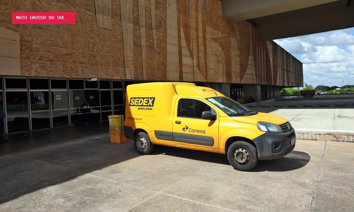 Correios passam a entregar no Brasil compras feitas em lojas online do Paraguai