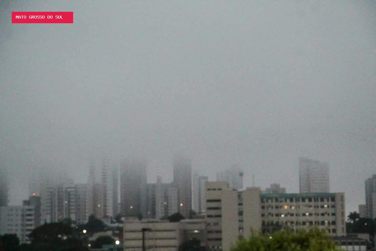 Quinta-feira amanhece nublada e previsão é de tempestade para 46 cidades