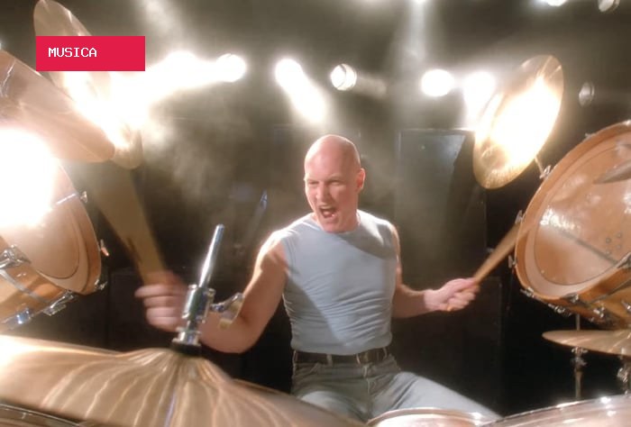Prestes a completar 80 anos, baterista Chris Slade (AC/DC, The Firm) anuncia aposentadoria
