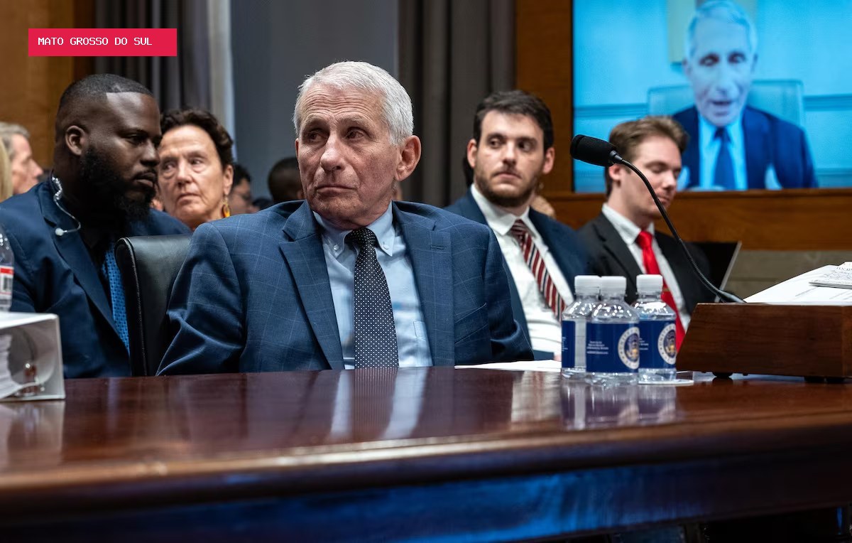 Ex-assessor de Fauci admite ocultar e-mails sobre pesquisas de coronavírus nos EUA