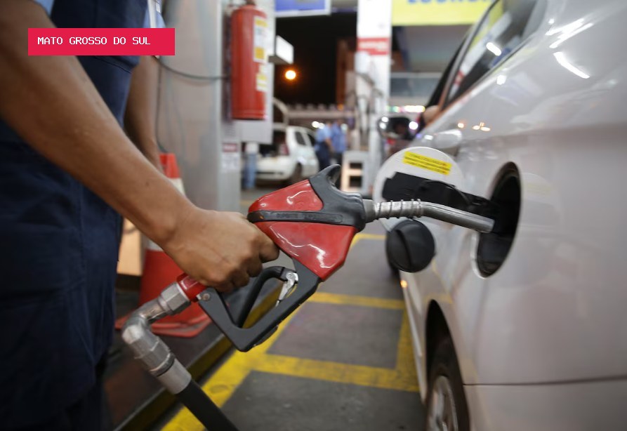 Governo avalia prorrogar subsídio de R$ 0,44 à gasolina por mais 30 dias