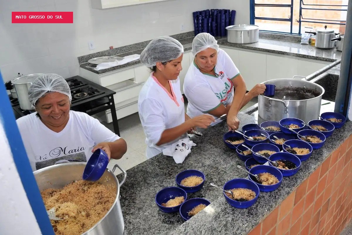 Campo Grande abre seleção para merendeiros com salário mínimo