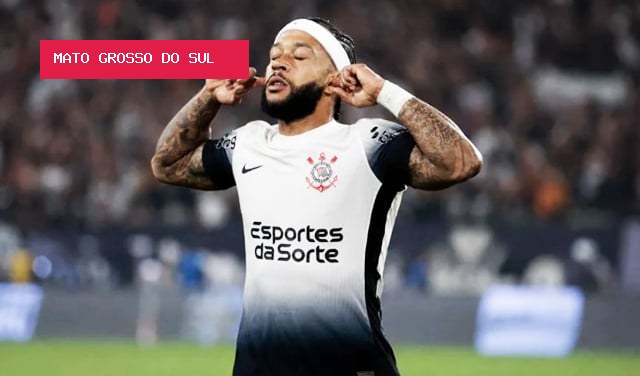 Além de Memphis, veja 10 estrelas do futebol mundial que estão sem clube