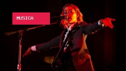 Phoebe Bridgers cancela shows no Reino Unido devido a problema de saúde