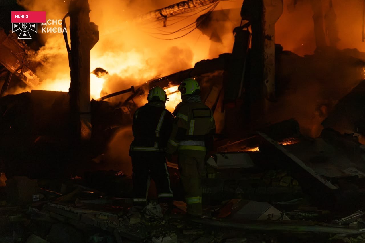Rússia utilizou mísseis norte-coreanos em bombardeio que matou 6 pessoas, diz Zelensky