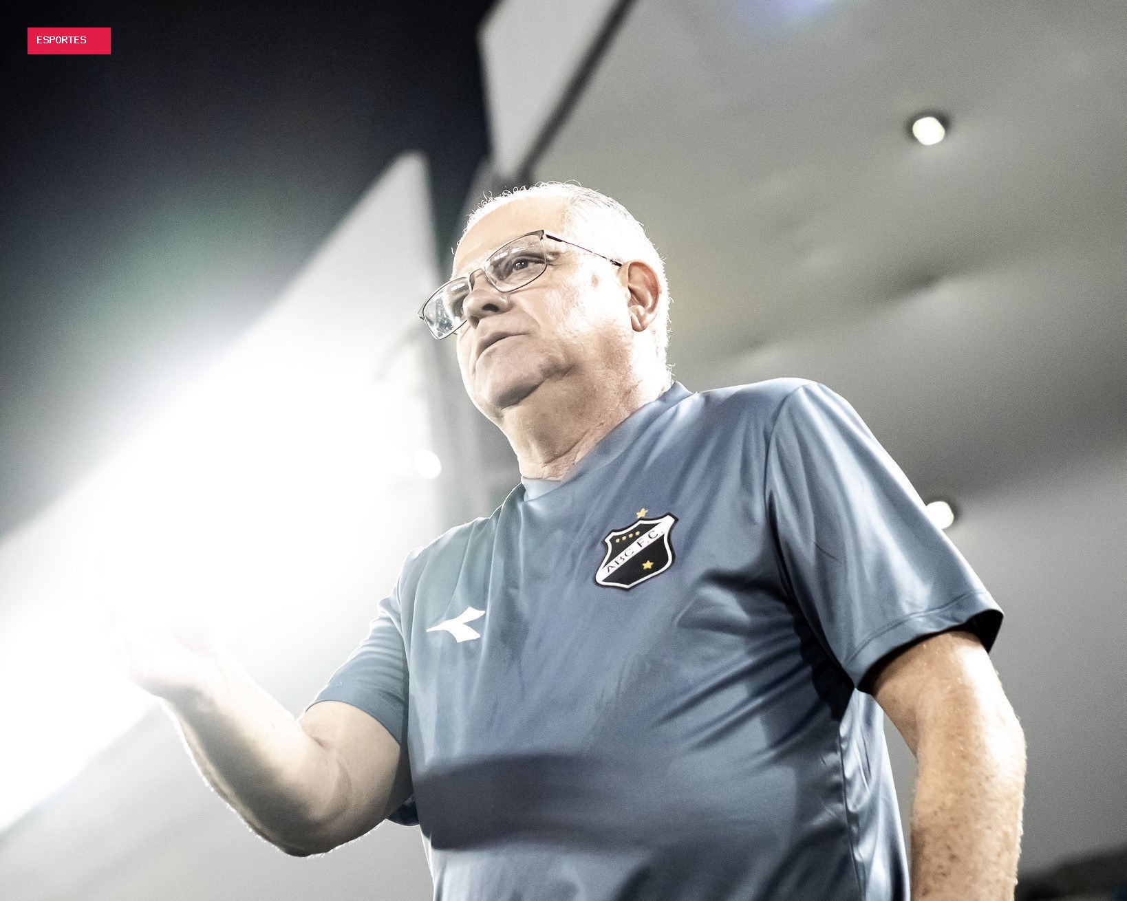 Sem euforia: Waguinho Dias encara "obrigação de subir" no ABC