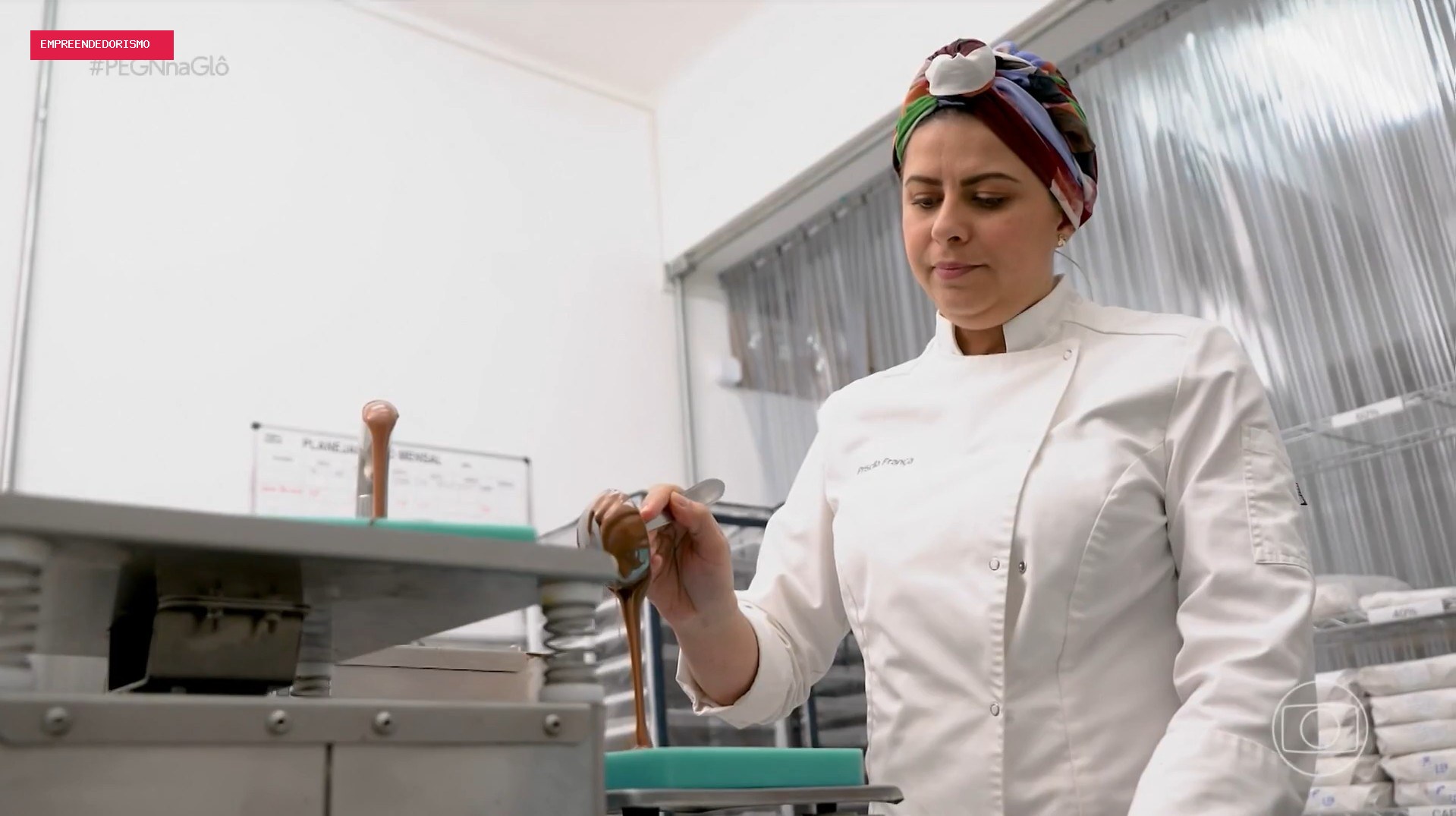 De servidora pública a dona de fábrica: a história da empreendedora do melhor chocolate do Brasil