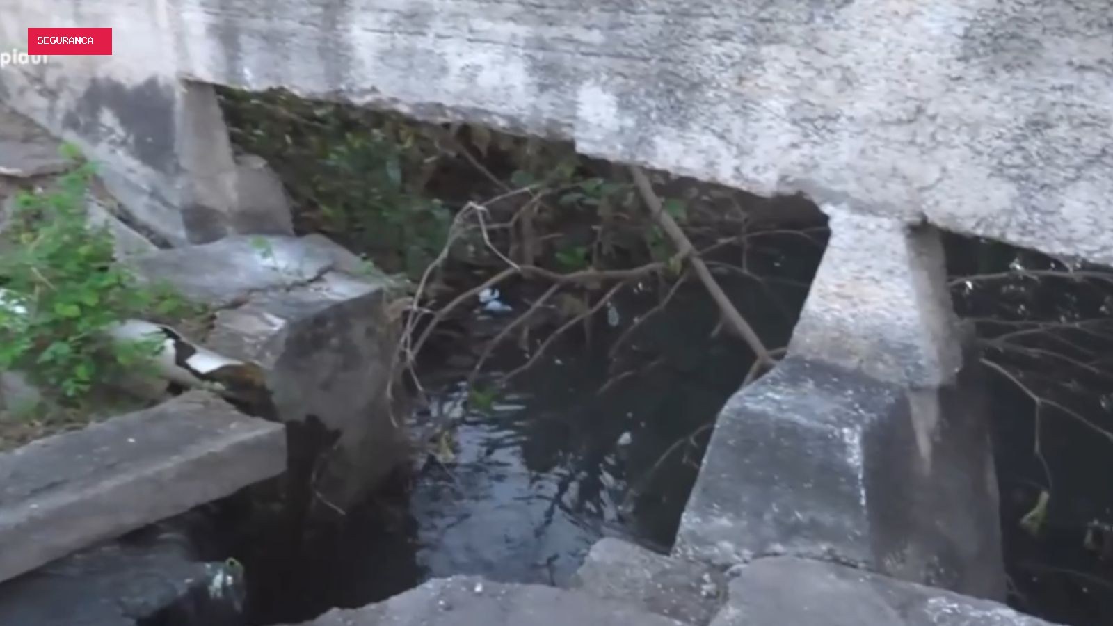 Cruzamento na Zona Sul de Teresina tem trecho interditado por risco de queda em bueiro