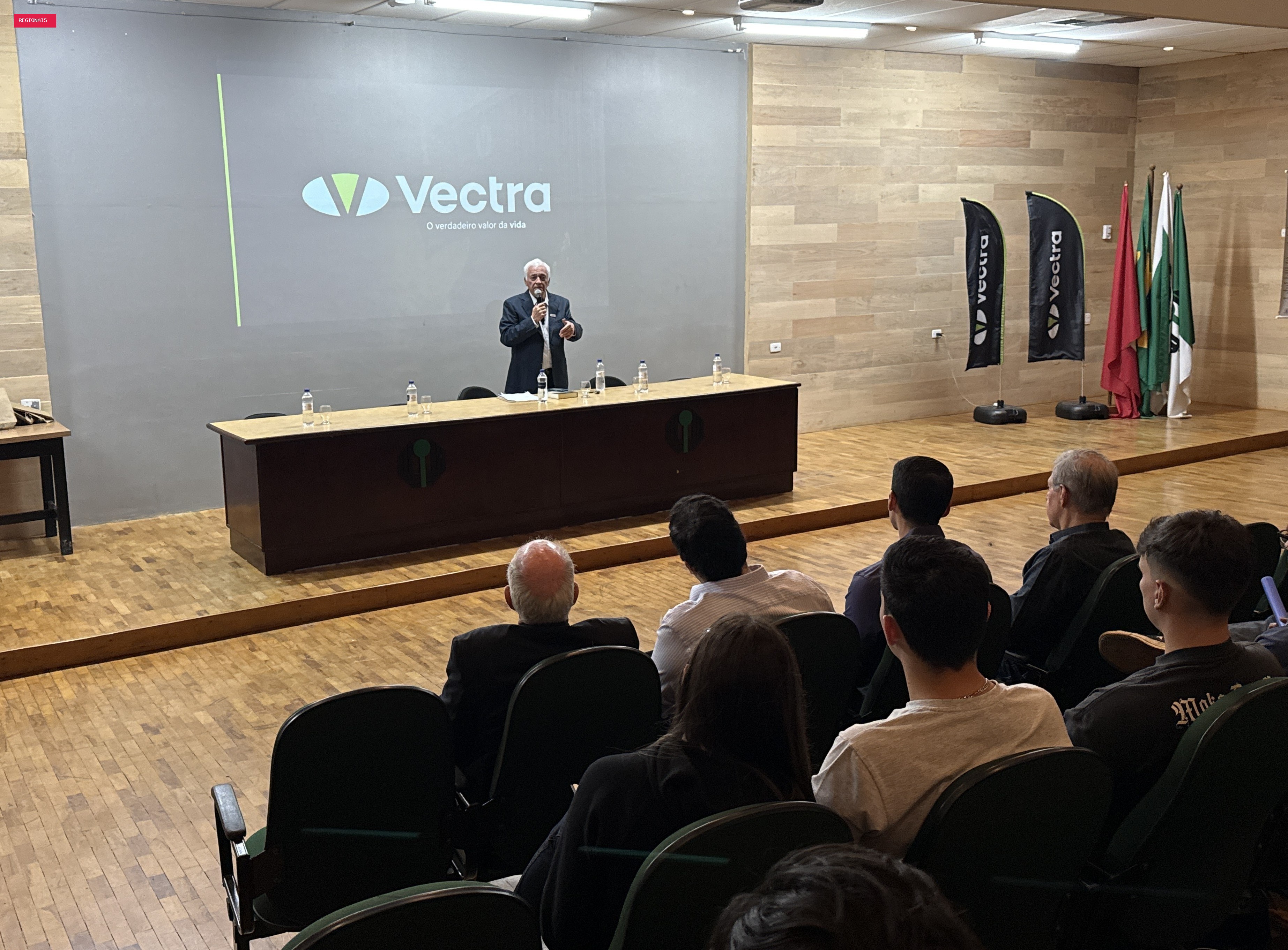 Presidente da Vectra recebe homenagem da UEL por legado na engenharia