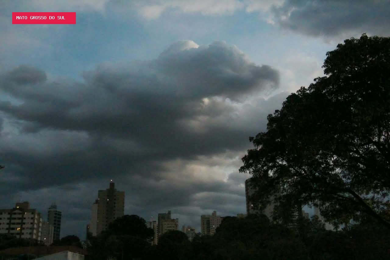 Defesa Civil alerta para tempestade em Campo Grande na madrugada de segunda