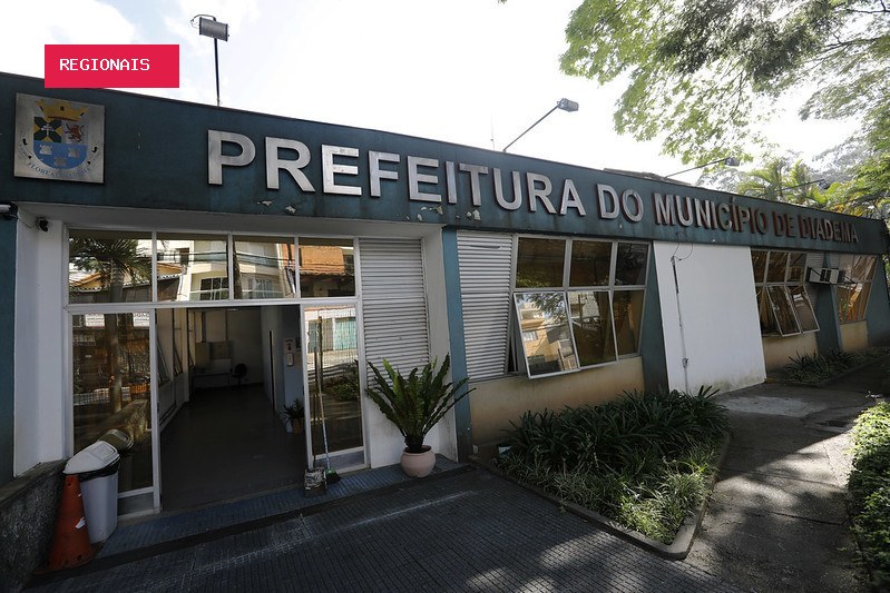 Confusão na Prefeitura de Diadema termina com policial ferido e vidros quebrados