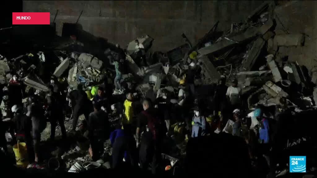 Colombia: Bogota's search for survivors continues