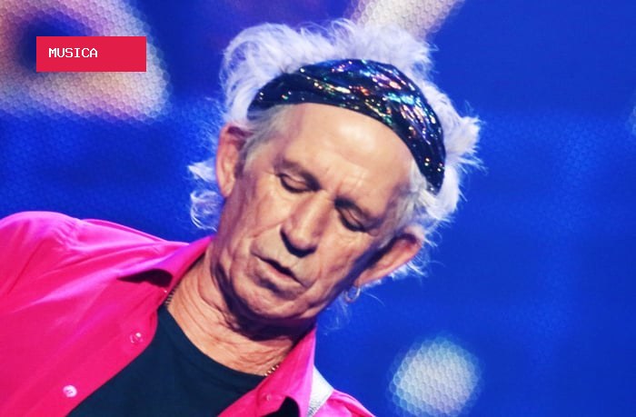 Keith Richards relembra a crítica que fazia a John Lennon pelo jeito como ele tocava guitarra