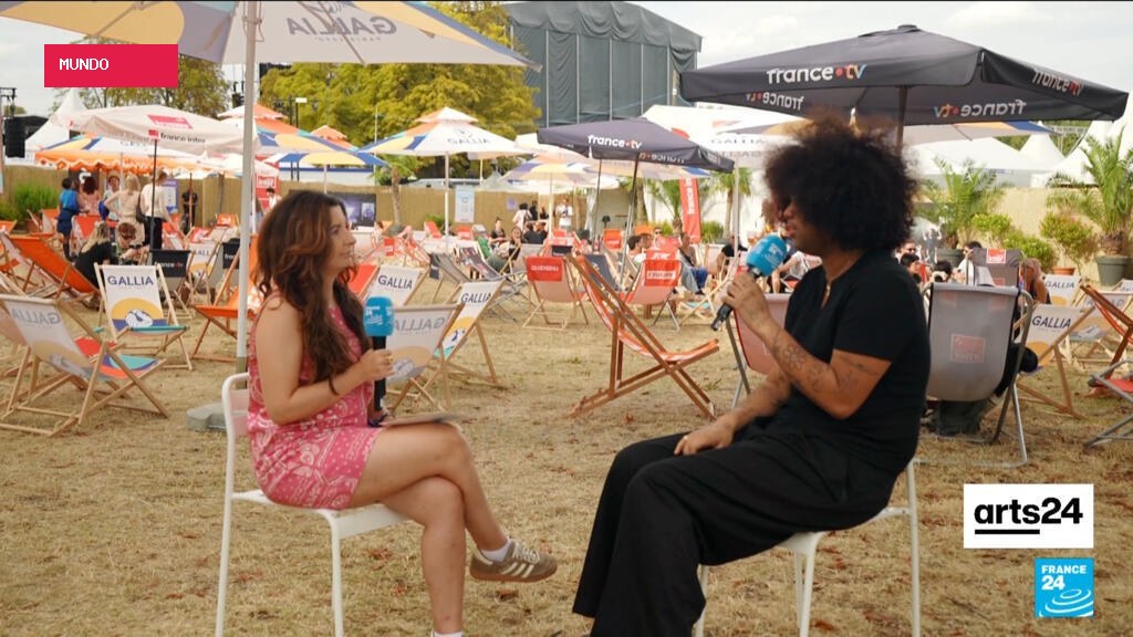 Backstage at Rock en Seine 2026 with up-and-coming British singer Sekou