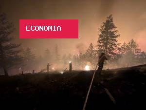 Colúmbia Britânica declara emergência enquanto mais de 20 mil fogem de incêndios