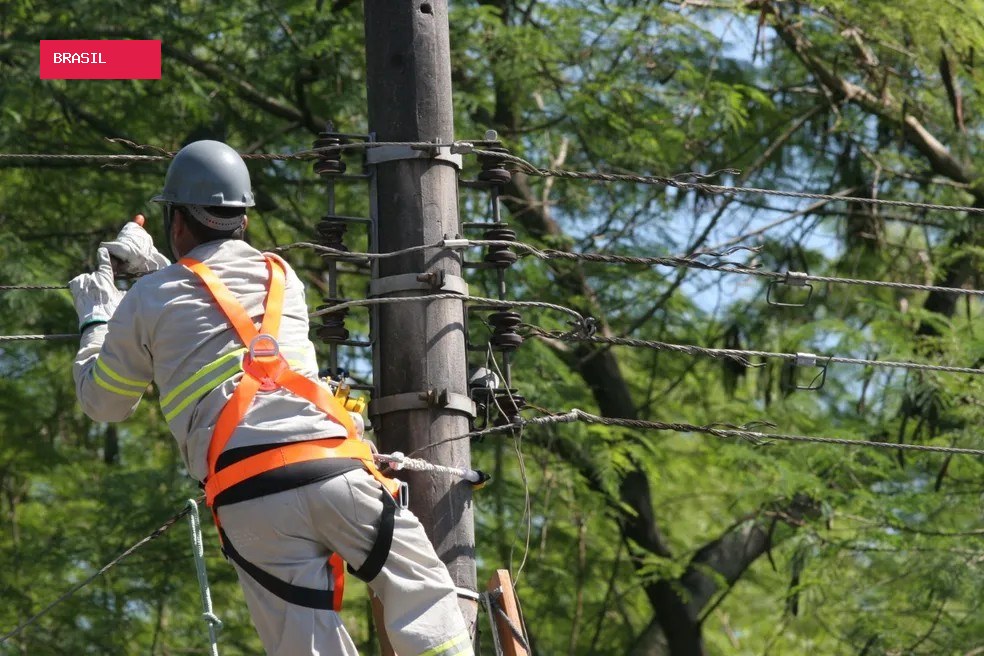 Bairros de Manaus ficam sem energia nesta segunda-feira