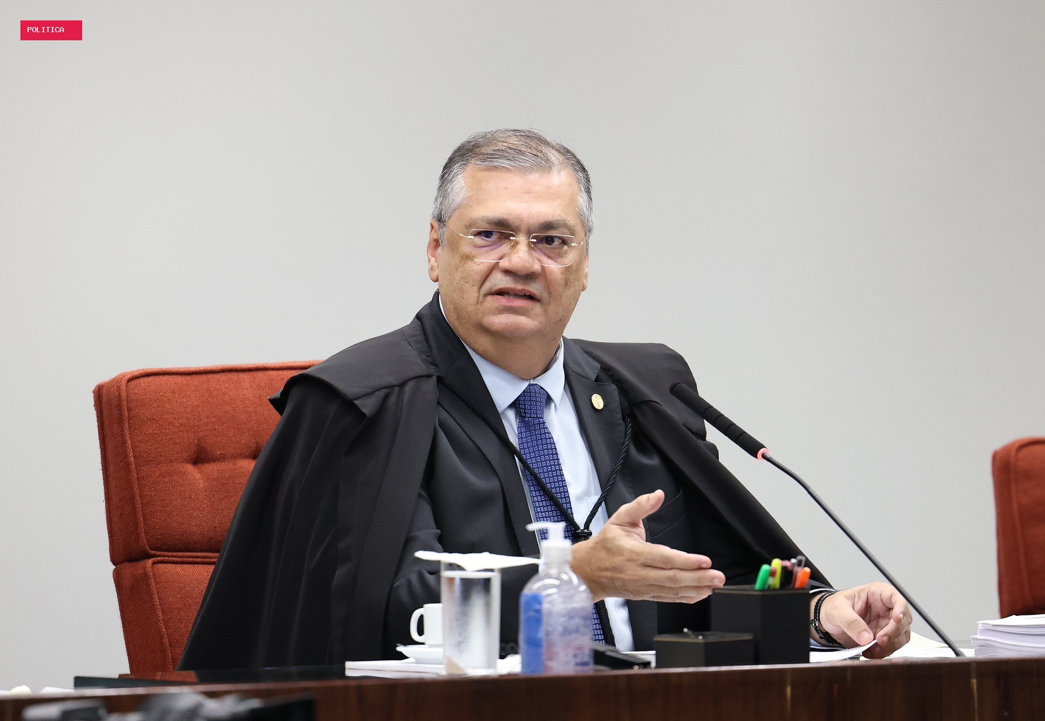 Dino diz que indicação de emendas por dirigentes é nula e alerta para punição em caso de descumprimento