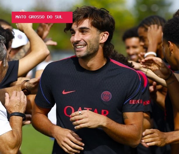 PSG anuncia Ferran Torres, herói do título mundial da Espanha, até 2031