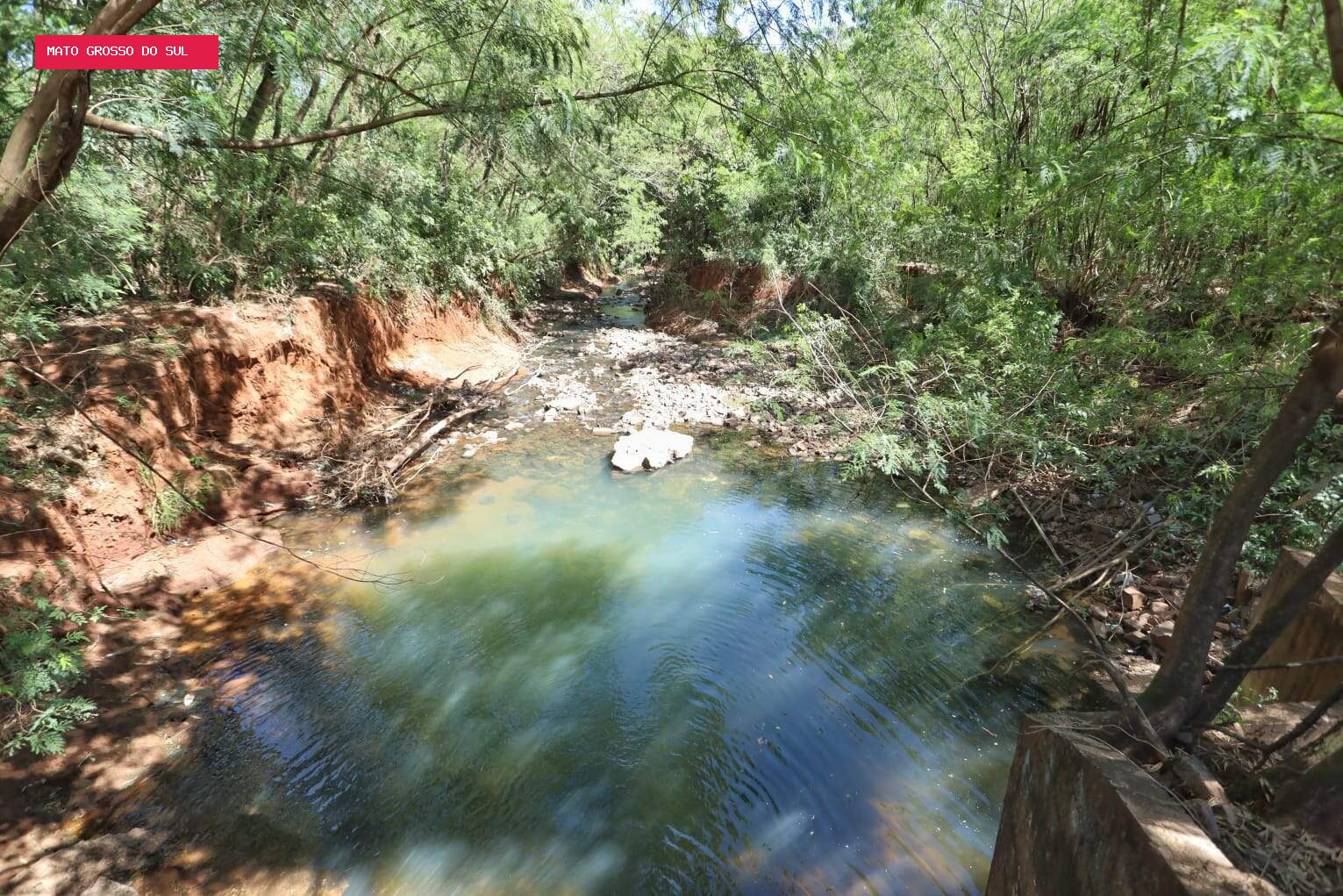 Pouca chuva faz pedras aparecerem e água sumir em trecho do Segredo