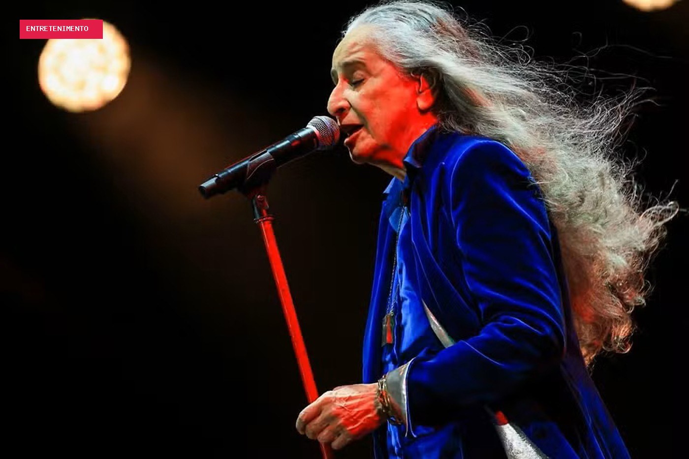 Maria Bethânia estreia show na Bahia com a inédita 'Luz e clarão' entre as 24 músicas do roteiro repleto de