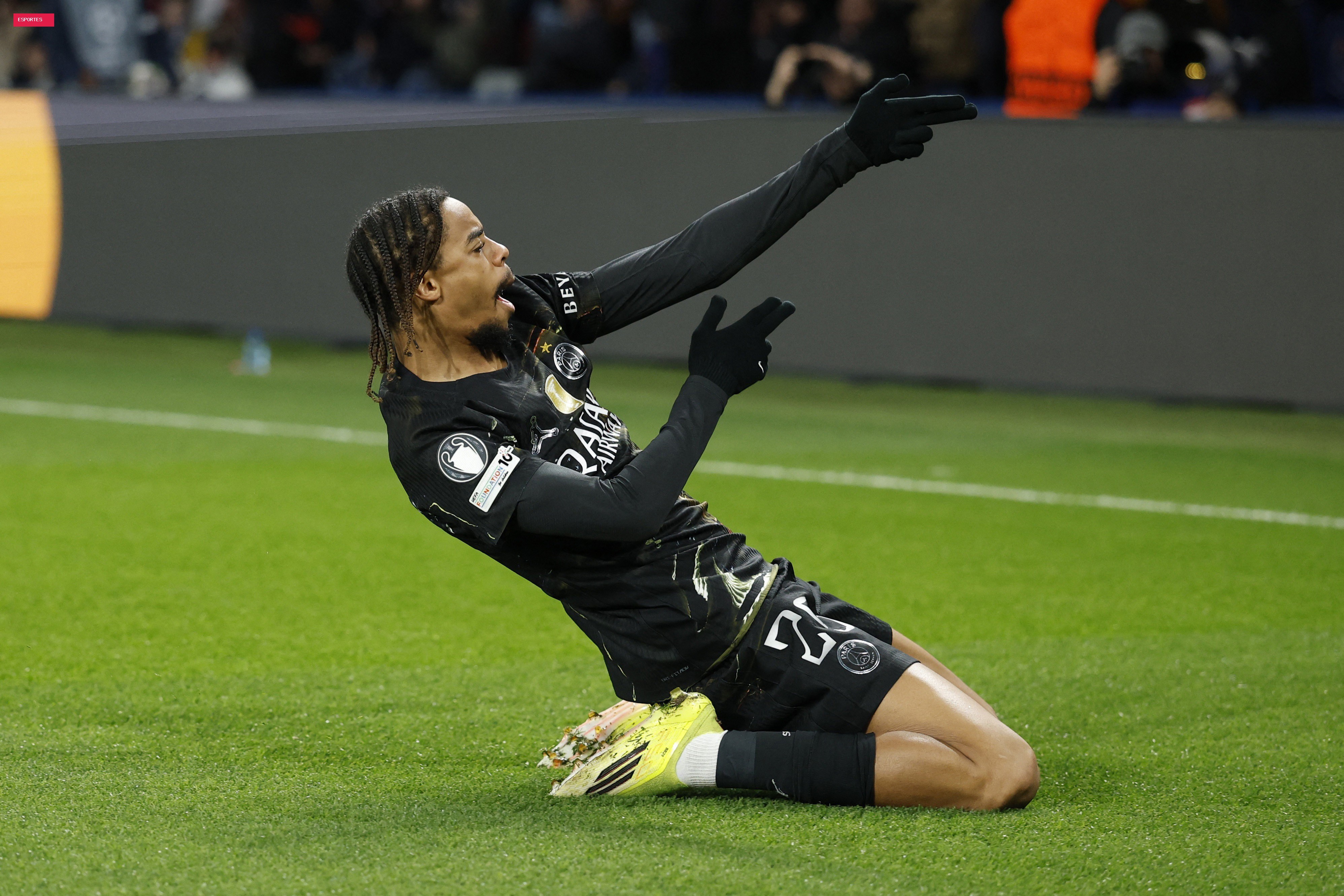 Com saída de Barcola, PSG vai bater recorde de arrecadação com vendas no mercado