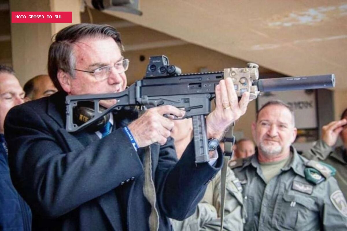 PF pede que Moraes decida destino de dez armas apreendidas de Bolsonaro