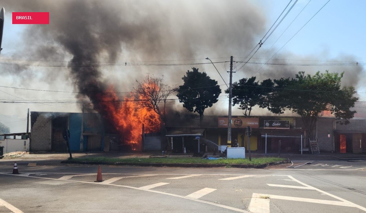 Defesa Civil recomenda demolição de madeireira e três comércios atingidos por incêndio em Campinas