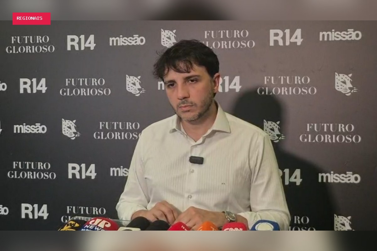 Em BH, Renan Santos bate-boca com jornalista e critica Cleitinho
