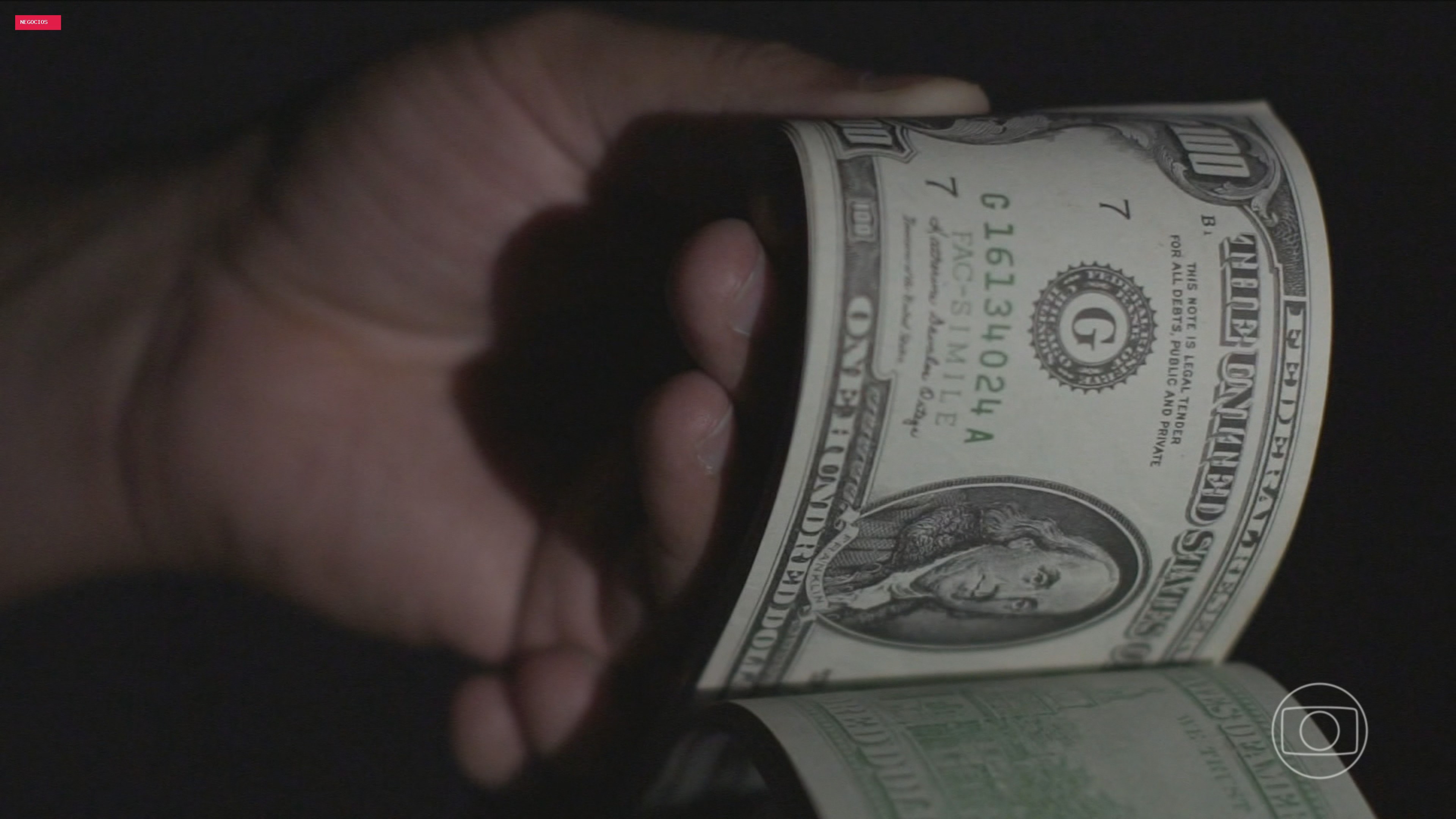 Dólar mais baixo e férias escolares impulsionam gastos de brasileiros no exterior a US$ 2,45 bilhões em