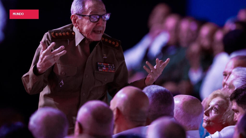 Raul Castro makes rare public appearance at Fidel centenary event