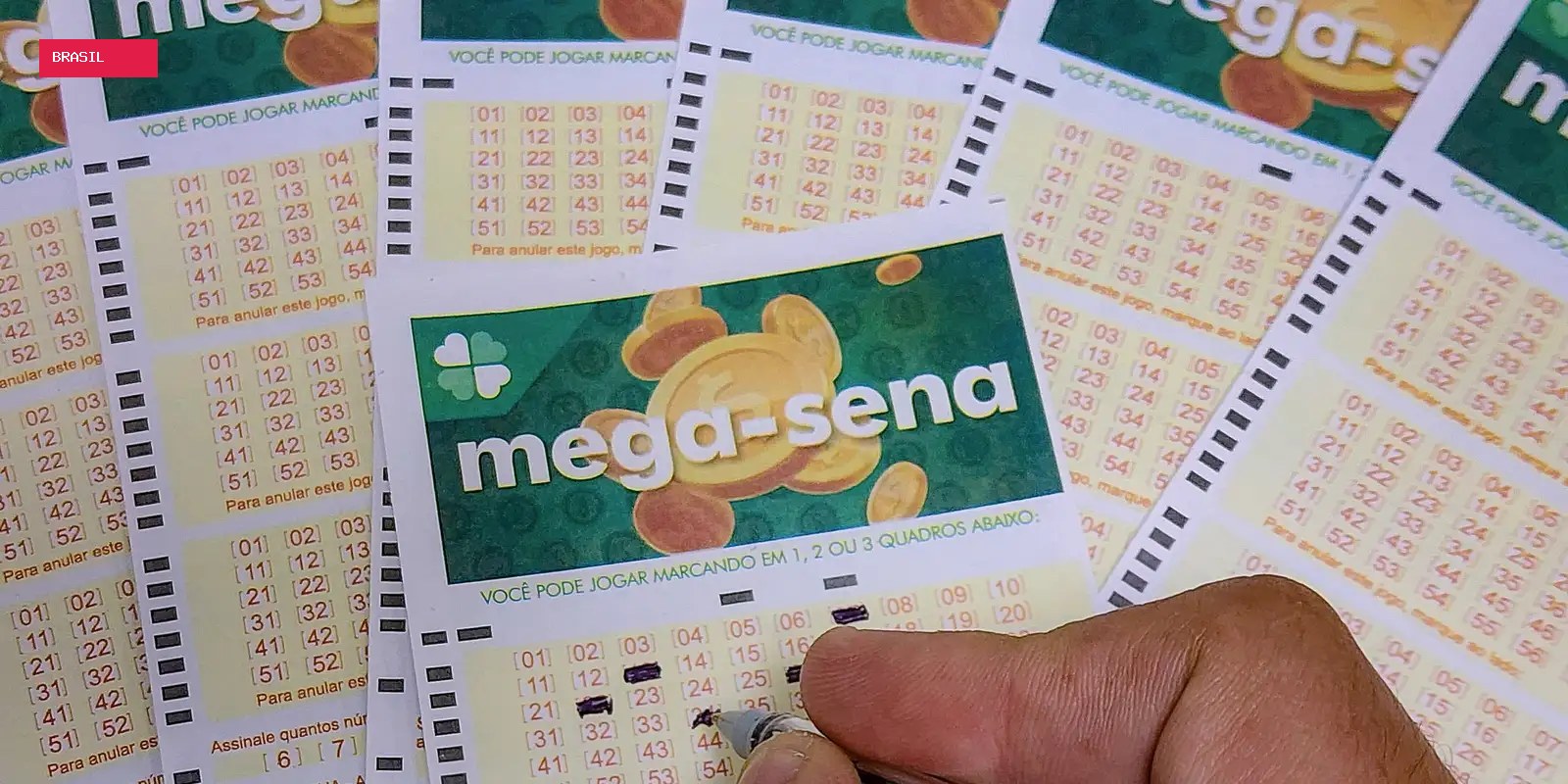 Mega-Sena sorteia prêmio acumulado de R$ 165 milhões neste domingo
