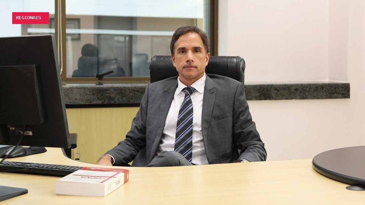 TRF-4 impõe perda do cargo a Eduardo Appio, ex-juiz da Lava Jato suspeito de furto de champanhe