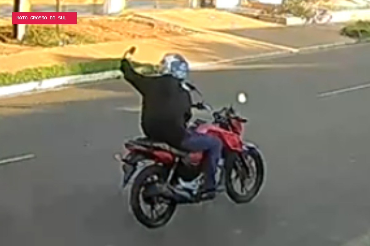 Idoso atropelado por motociclista que fazia selfie em Campo Grande recebe alta