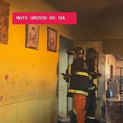 Brincadeira com palha de aço termina com casa destruída por incêndio