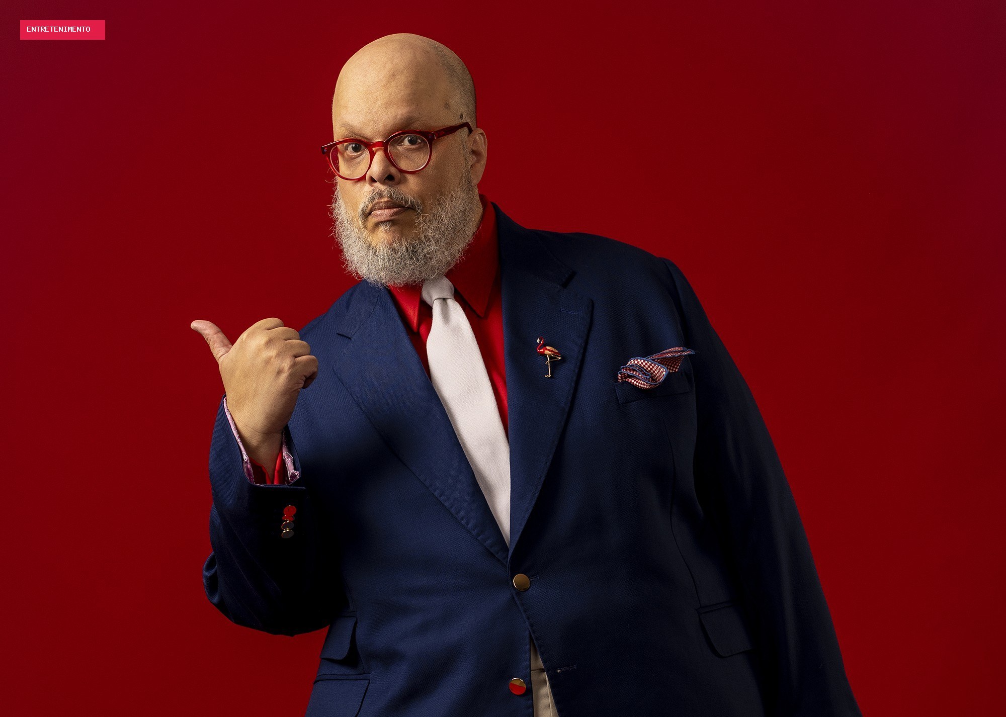 Ed Motta ecoa James Brown no pulso da música que batiza o álbum 'Toc toc'