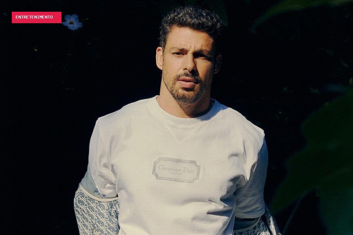 Cauã Reymond coloca repórter em saia justa ao vivo