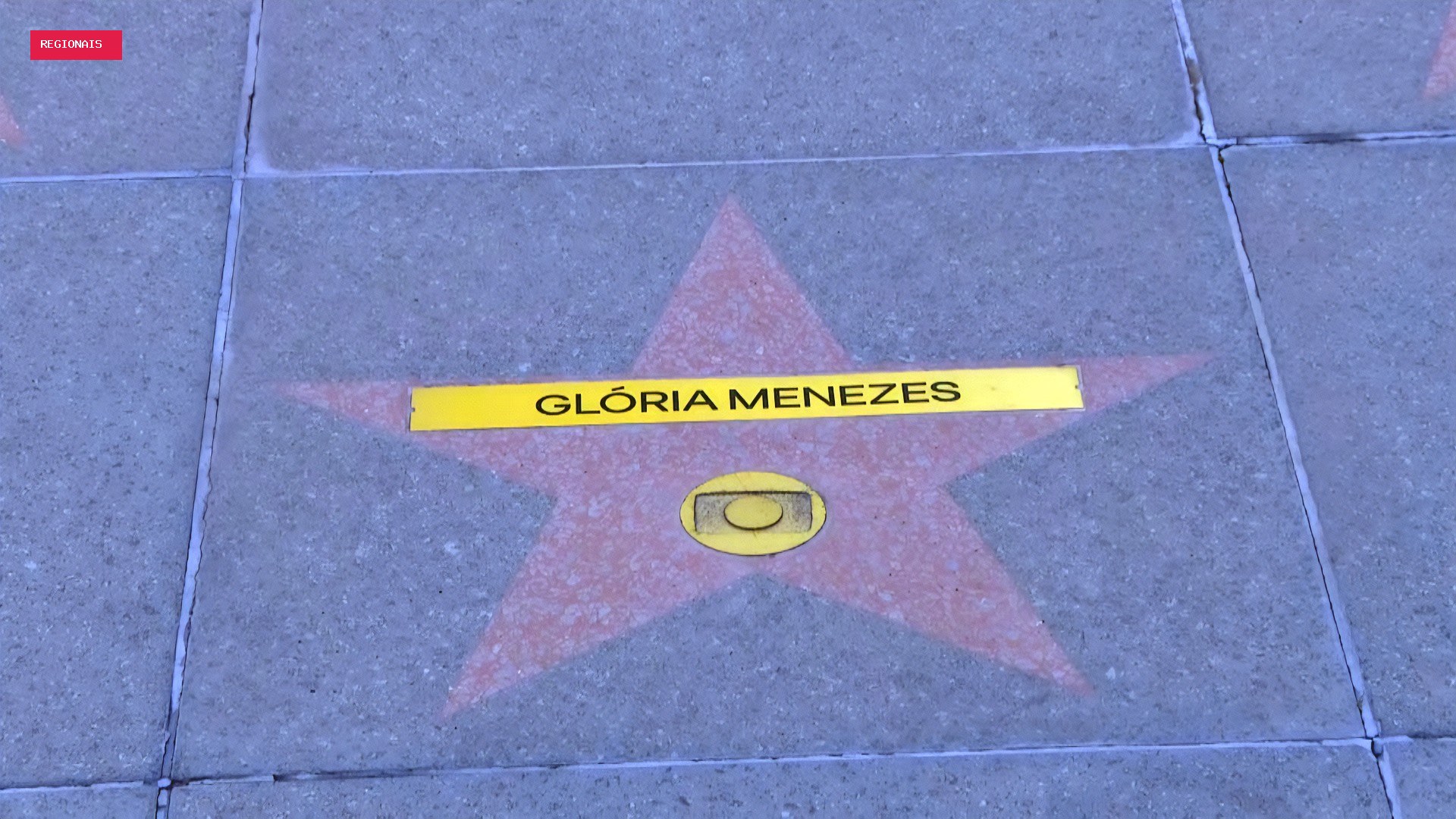 Glória Menezes entrou para a ‘Calçada da Fama’ dos Estúdios Globo na semana passada