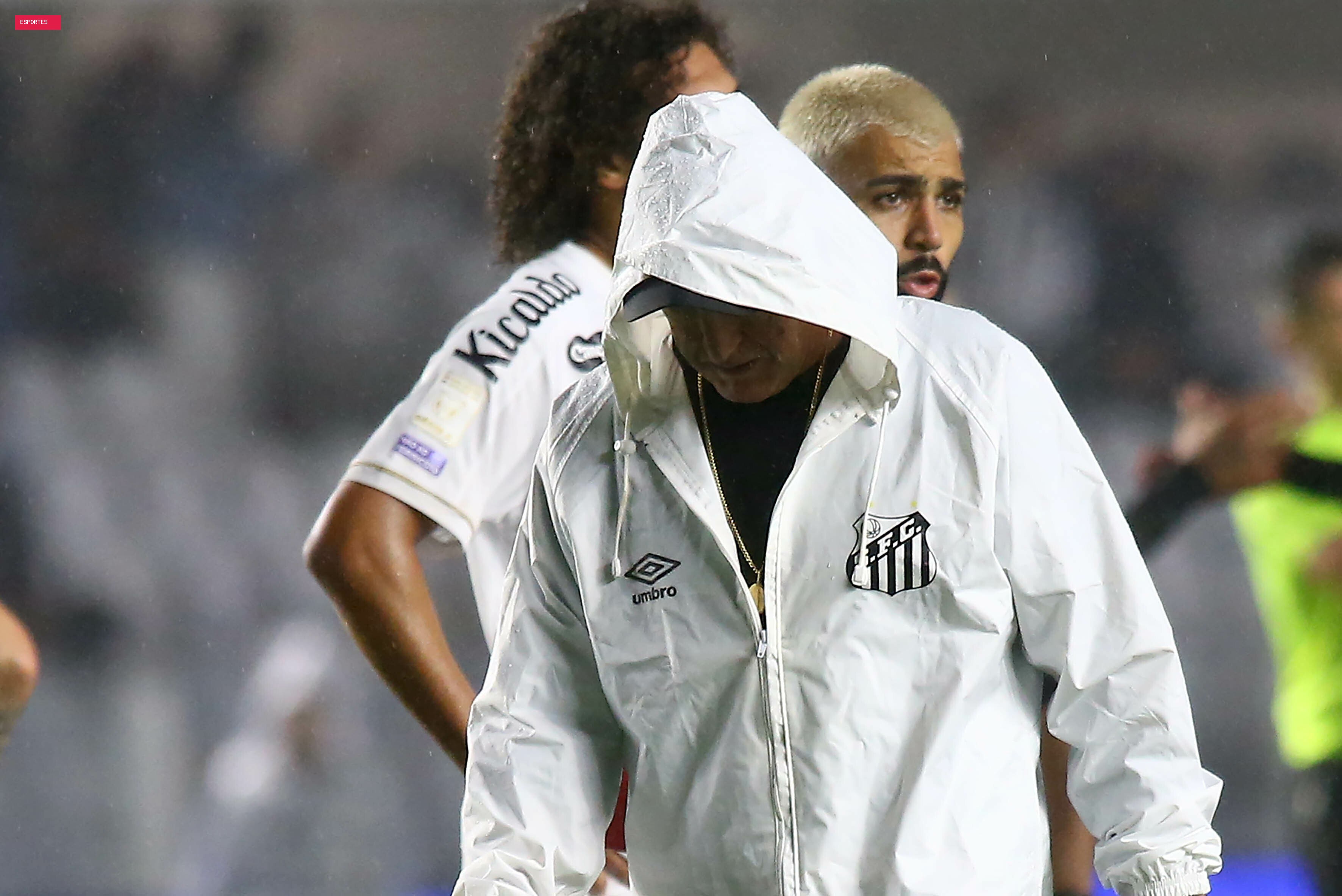 Elenco curto e transfer ban: Cuca desabafa em meio à crise e pede reforços no Santos