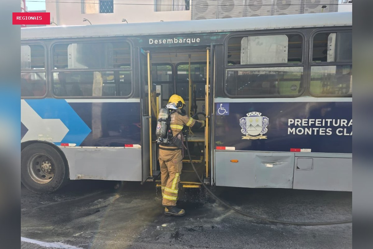 Ônibus coletivo pega fogo em Montes Claros, no Norte de Minas