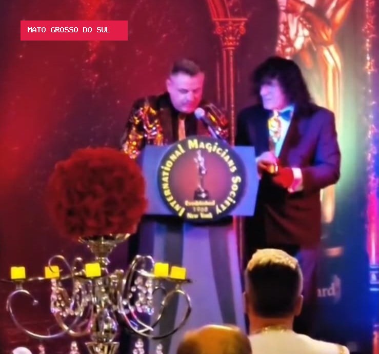 Mágico brasileiro recebe Merlin Award por trabalho voltado ao público infantil