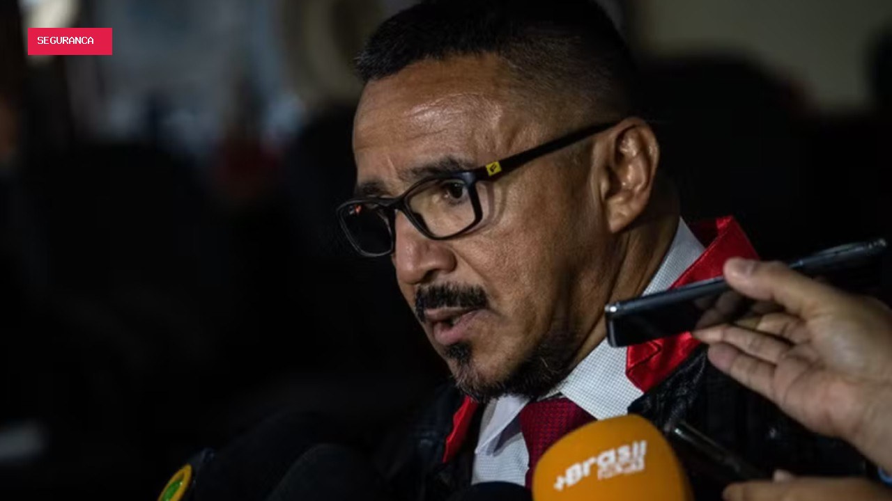TJAM recebe queixa-crime contra promotor aposentado que comparou advogada a cadela durante júri